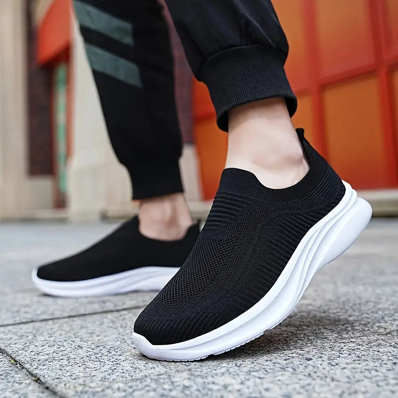 Lightweight walking sneakers with a breathable mesh upper