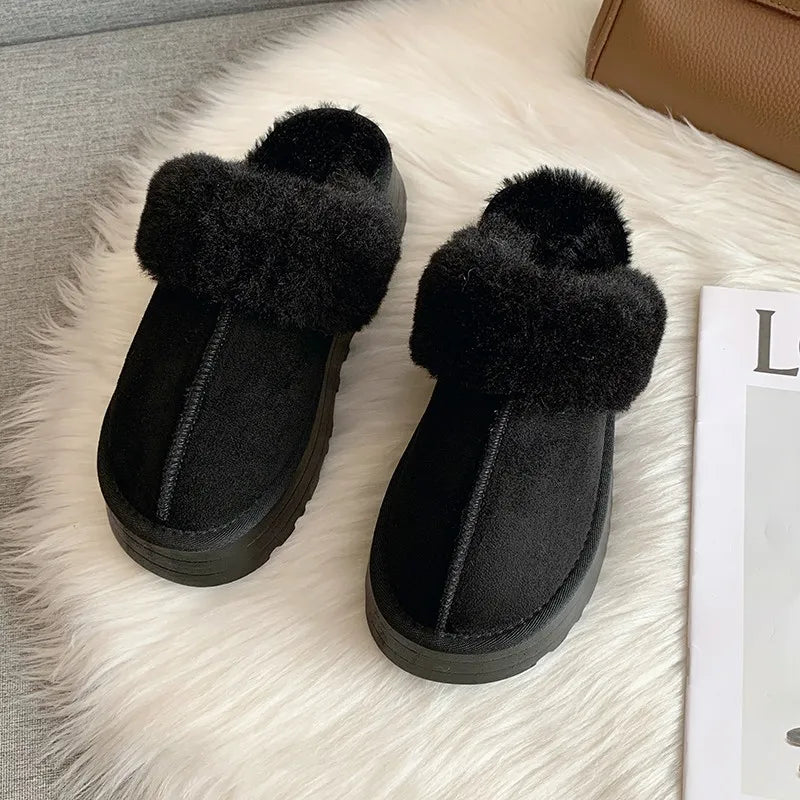 Stylish fur slippers for women 