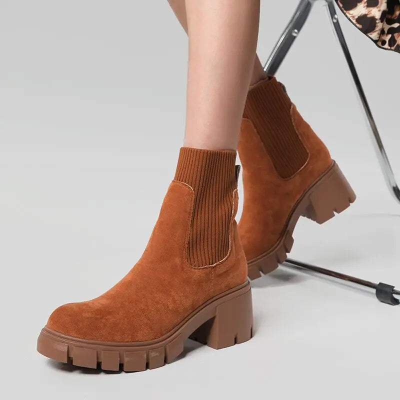 Nubuck Heeled Ankle Boots for Women: Elegance and Comfort for Fall-Winter